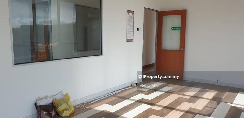 Kilang Teres untuk Dijual di End Lot 3 Storey Link Factory, Seri Kembangan oleh Ivan Chew - iProperty.com.my