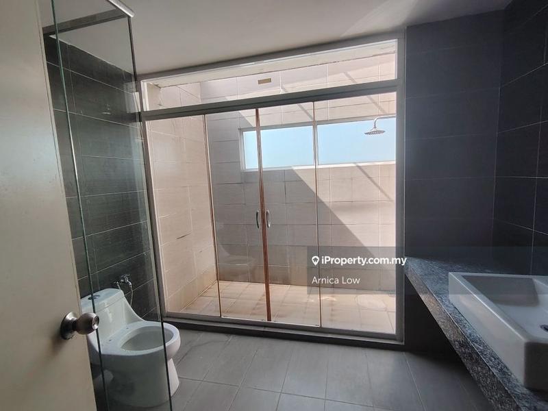 Rumah Berkembar untuk Dijual di Taman Equine, Seri Kembangan oleh Arnica Low - iProperty.com.my