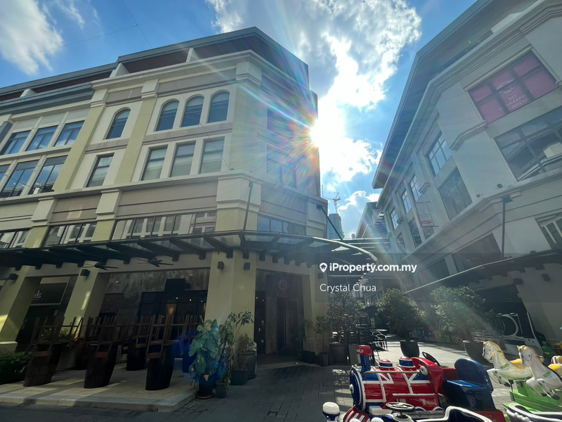 For Sale - Plaza Arkadia