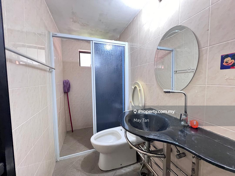 Rumah Berangkai 3 Tingkat untuk Dijual di Taman Kluang Barat, Kluang oleh May Tan - iProperty.com.my