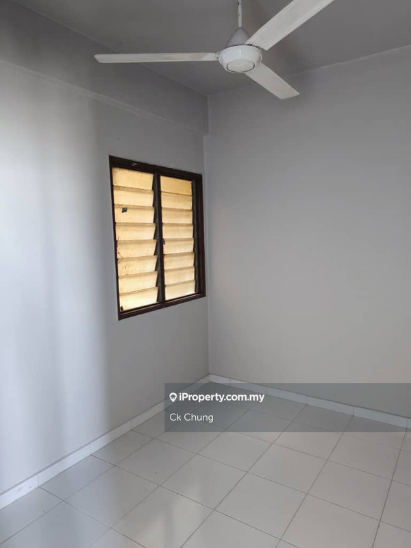 Rumah Pangsa untuk Dijual di Pangsapuri Berembang Indah oleh Ck Chung - iProperty.com.my