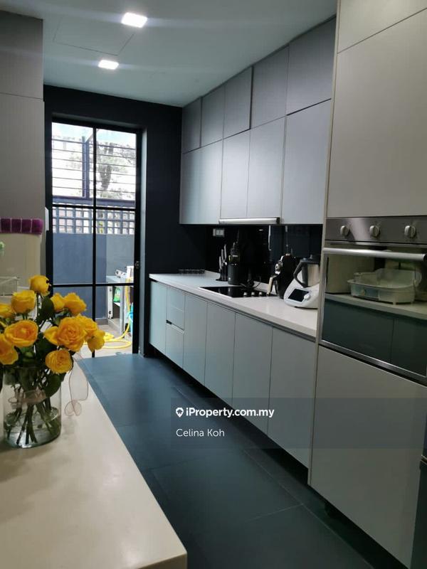3-storey Terraced House for Sale in Valencia, Sungai Buloh by Celina Koh - iProperty.com.my