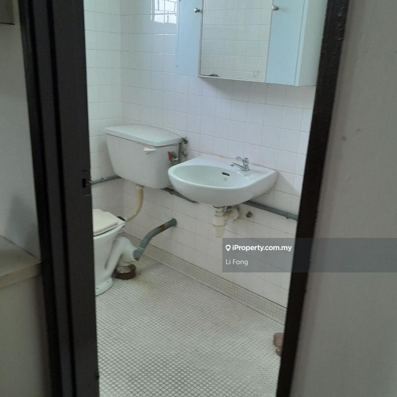 Bungalow House for Sale in Taman Bukit Seputeh, Seputeh by Li Fong - iProperty.com.my