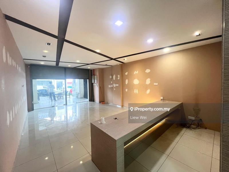 For Sale - Putra walk, Ground Floor Shop lot, Pinggiran Putra