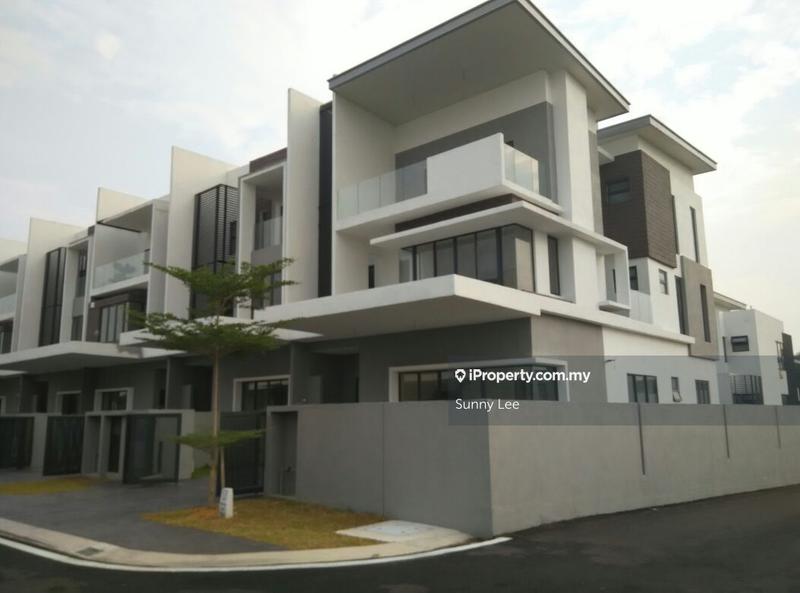 3-storey Terraced House for Sale in Taman Saujana Mutiara, Kajang by Sunny Lee - iProperty.com.my