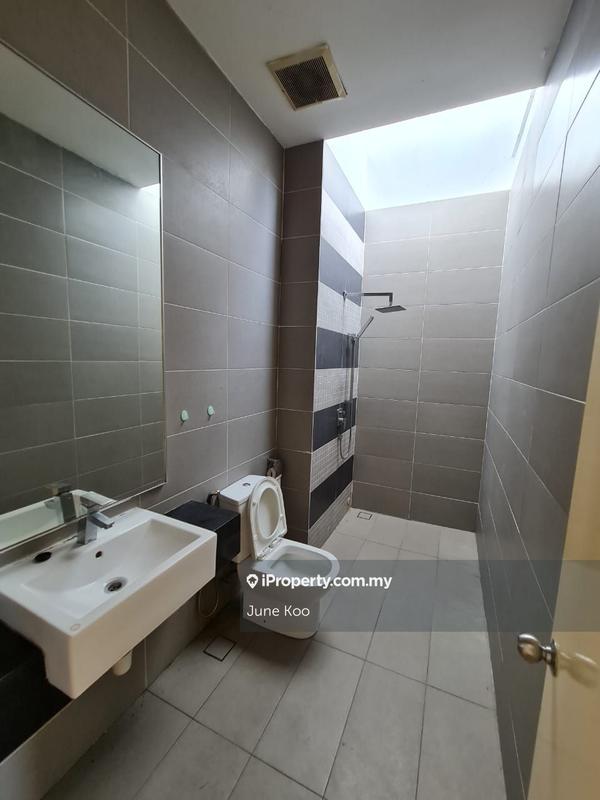 Rumah Teres 3-Tingkat untuk Dijual di Seri Kembangan, Selangor oleh June Koo - iProperty.com.my