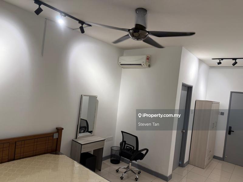 For Rent - Metropolitan Square