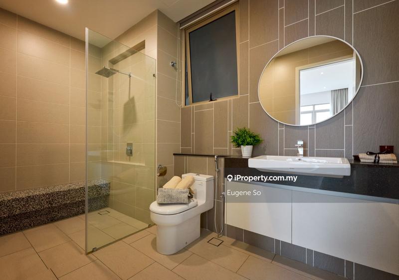 For Sale - Par 3 Condo & Condo Villa