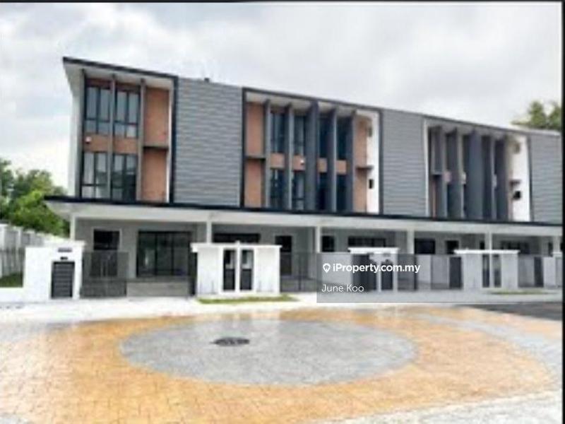 Rumah Teres 3-Tingkat untuk Dijual di Taman Puncak Jalil, Seri Kembangan oleh June Koo - iProperty.com.my
