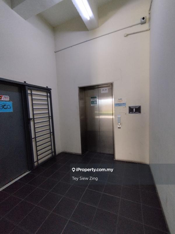 Shop / Office for Sale in Bandar Putra Permai, Seri Kembangan by Tey Siew Zing - iProperty.com.my