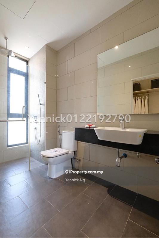 Townhouse for Sale in Seri Kembangan, Seri Kembangan by Yannick Ng - iProperty.com.my