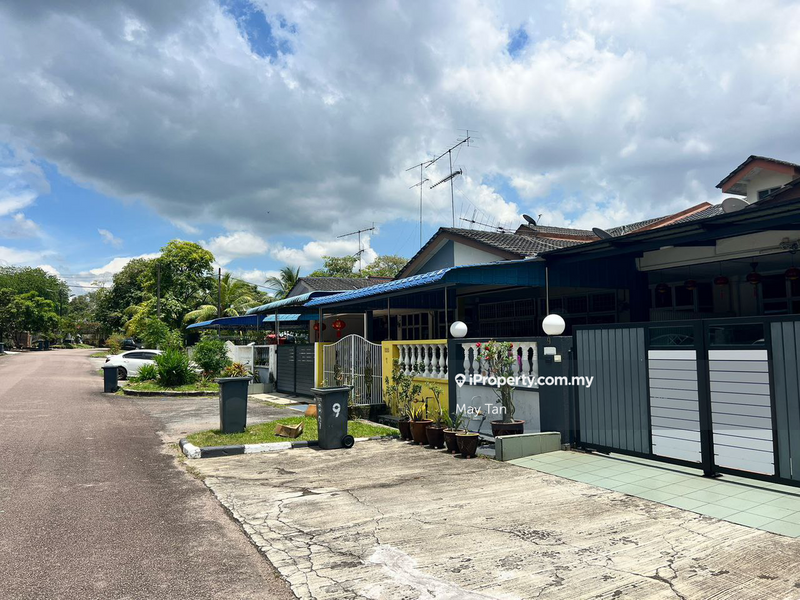 Rumah Teres 2-Tingkat untuk Dijual di Taman Sri Kluang, Kluang oleh May Tan - iProperty.com.my
