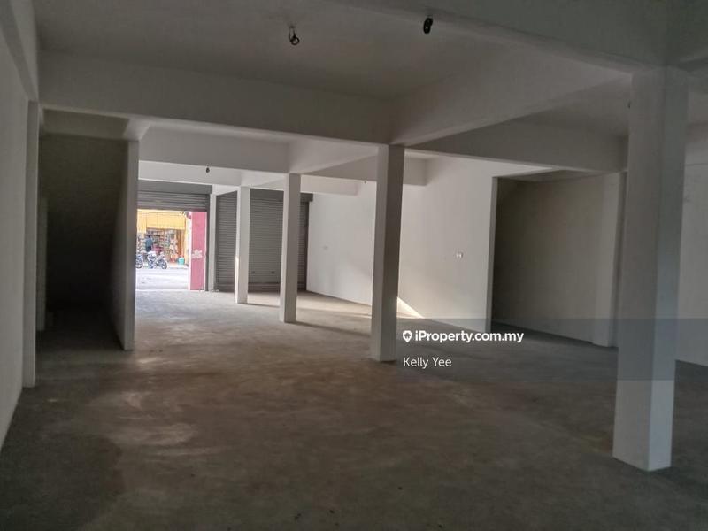 For Rent - Double Unit 2 Storey Shoplots - Suitable for Wholesale, Retail & Hardware Business, Etc