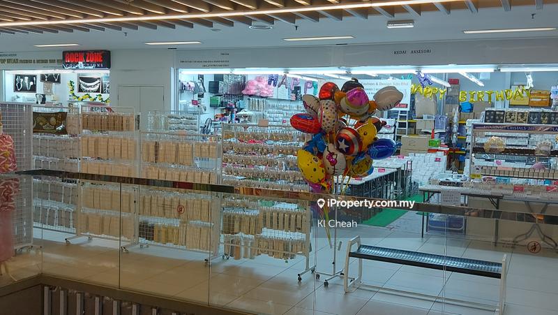 For Sale - KWC Kenanga Wholesale City @5th flr face Escalator