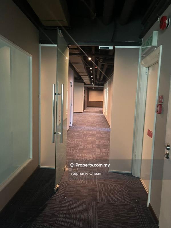 For Rent - Solaris dutamas publika