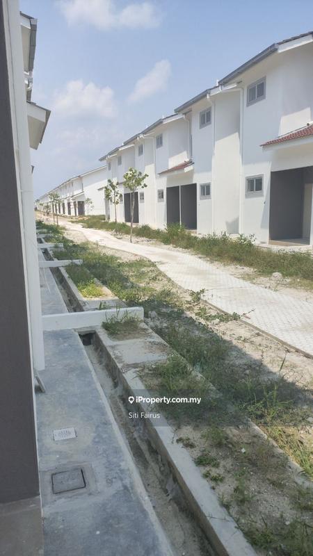 Rumah Teres 2-Tingkat untuk Dijual di Manjung, Sitiawan oleh Siti Fairus - iProperty.com.my