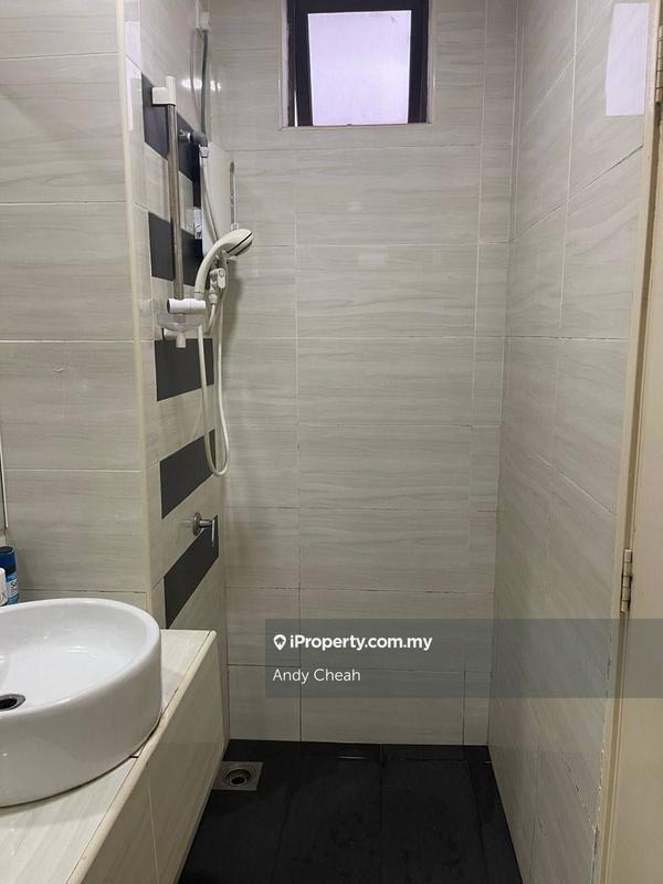 Service Residence for Sale in D'Summit Residences by Andy Cheah - iProperty.com.my