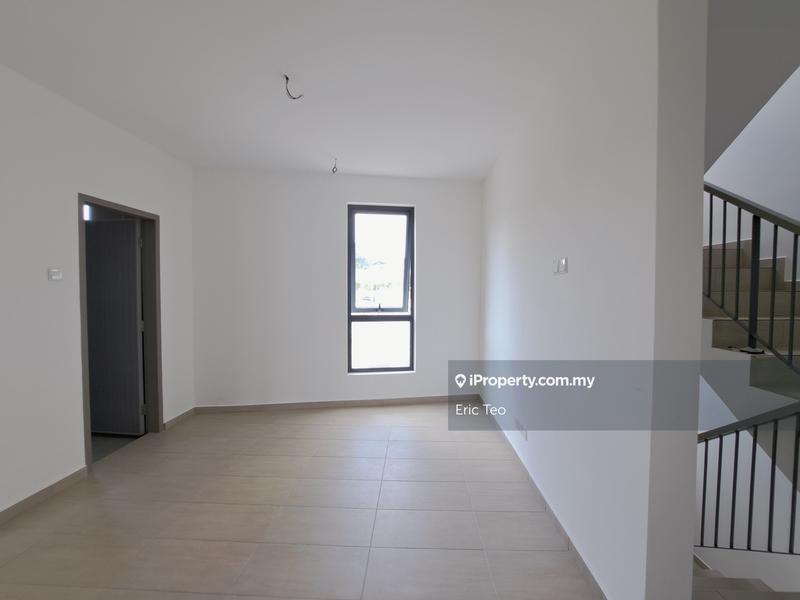 3-storey Terraced House for Sale in Taman Salak Selatan, Salak South by Eric Teo - iProperty.com.my