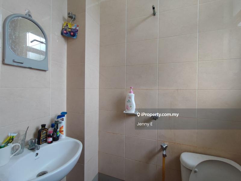 2-storey Terraced House for Sale in Taman Bukit Serdang, Seri Kembangan by Jenny E - Bathroom - iProperty.com.my