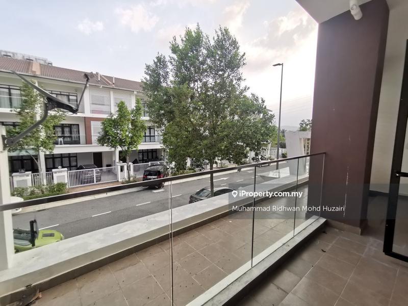 Rumah Berangkai 2.5 Tingkat untuk Dijual di Dengkil, Selangor oleh Muhammad Ridhwan Mohd Huzairi - iProperty.com.my