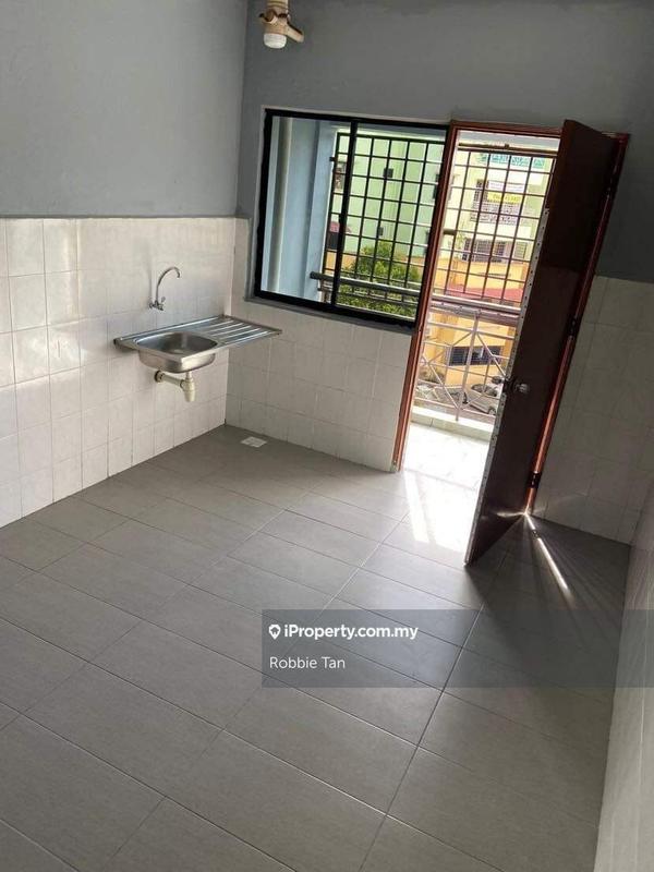 Apartment for Sale in Lily & Jasmine Apartment by Robbie Tan - iProperty.com.my