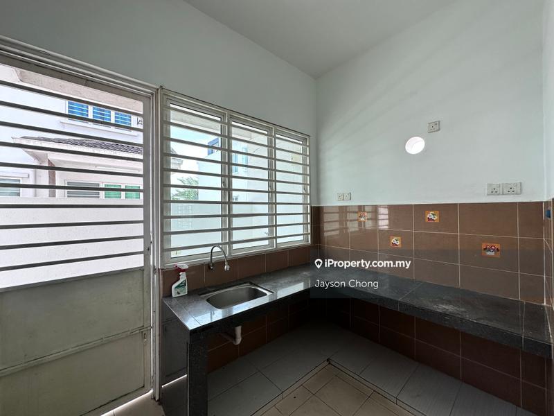Rumah Teres 2-Tingkat untuk Dijual di Taman Tiara East, Semenyih oleh Jayson Chong - iProperty.com.my