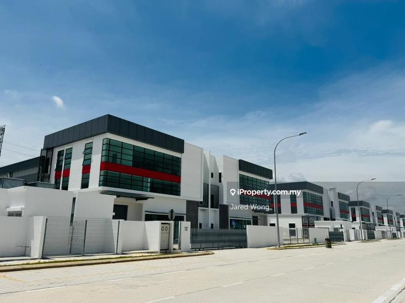 For Sale - CORNER LOT | RARE UNIT | MAINROAD FRONTAGE | BANDAR KINRARA INDUSTRIAL PARK