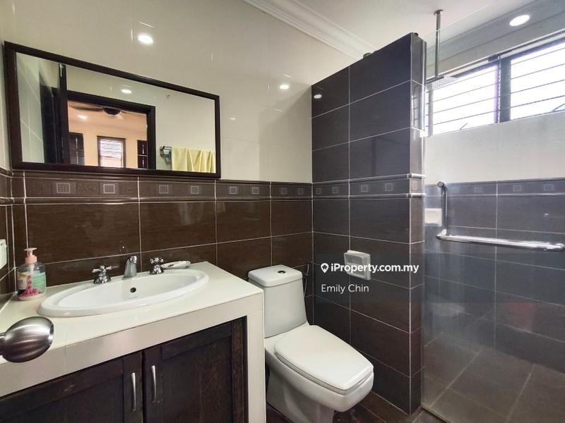Rumah Berkembar untuk Dijual di Kelana Jaya, Petaling Jaya oleh Emily Chin - iProperty.com.my