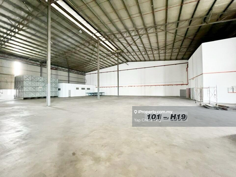 For Rent - 【3Acre! 1,200Amp! CF!】Taman Perindustrian Subang, Subang Jaya 4.5 Storey Factory