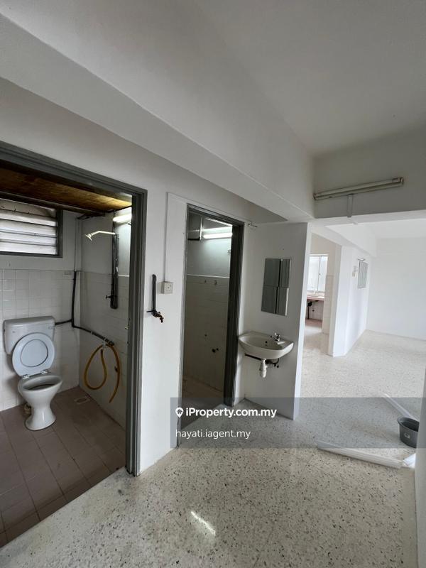Apartment for Sale in Pangsapuri Dahlia Court by hayati.iagent.my - iProperty.com.my