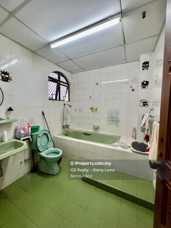Bungalow House for Sale in Taman Paramount, Petaling Jaya by Bernisa Bon - iProperty.com.my