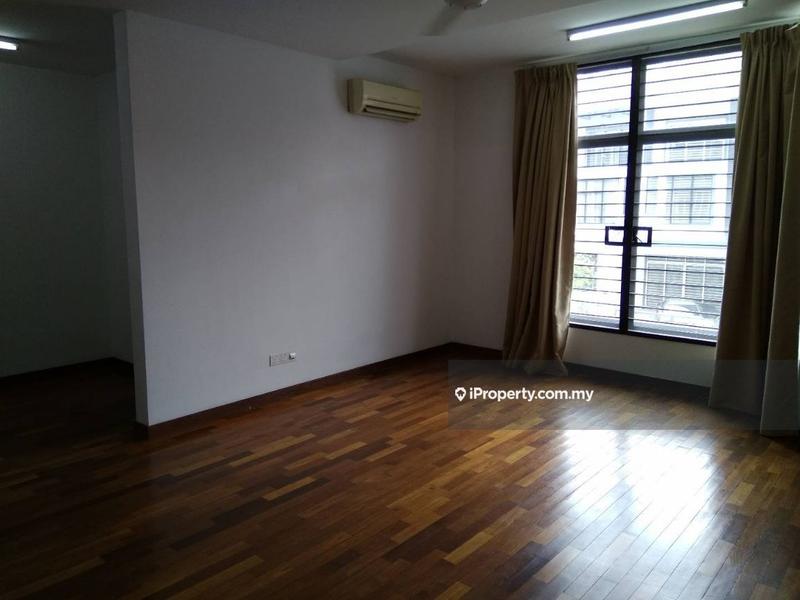 Rumah Berangkai 2.5 Tingkat untuk Dijual di Bandar Puteri Puchong, Puchong oleh Kelvin Tan - iProperty.com.my