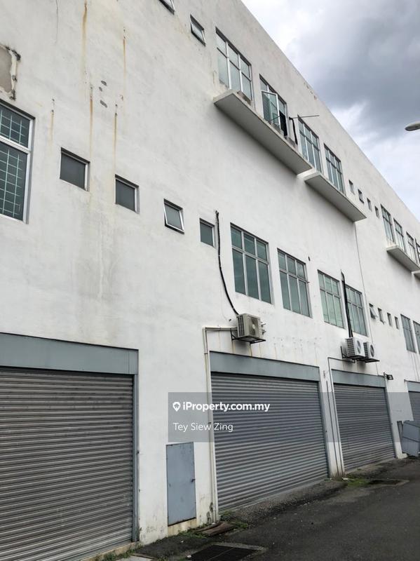 Kilang Teres untuk Dijual di Taman Bukit Serdang, Seri Kembangan oleh Tey Siew Zing - iProperty.com.my