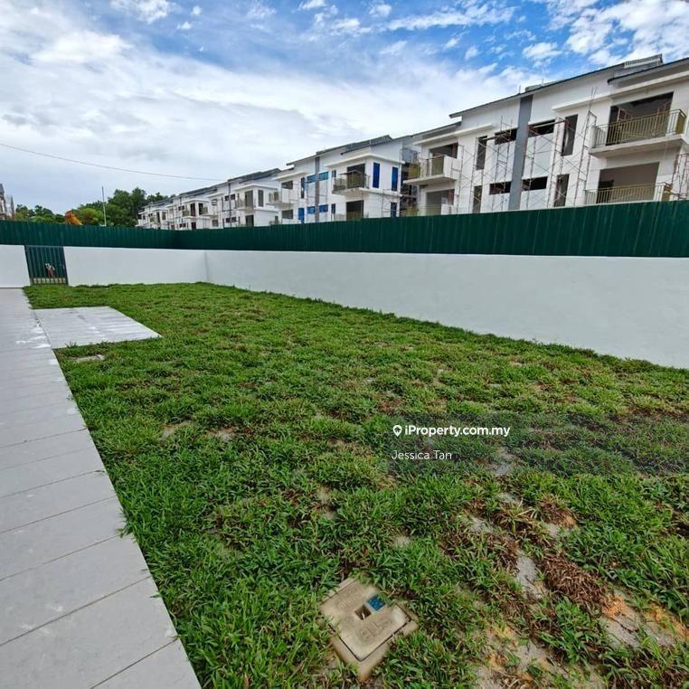 Semi-Detached House for Sale in Daya Residence, Kwasa Damansara, Ara Damansara by Jessica Tan - iProperty.com.my
