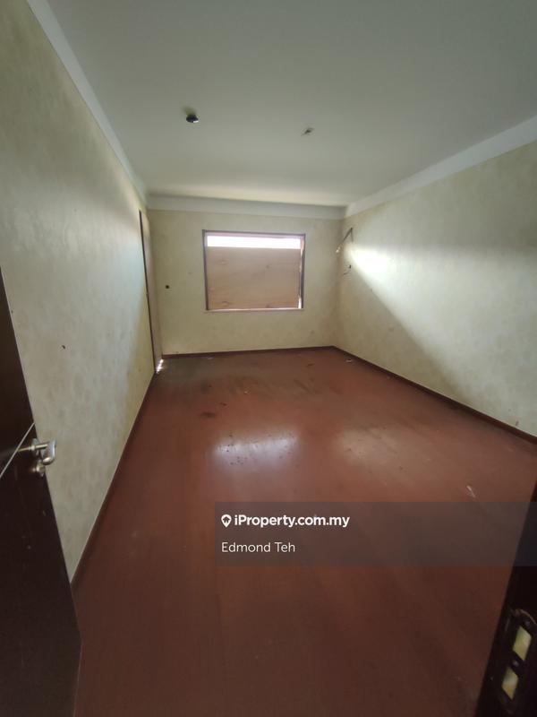 Bungalow House for Sale in Taman Overseas Union (Taman Oug), Jalan Klang Lama (Old Klang Road) by Edmond Teh - iProperty.com.my