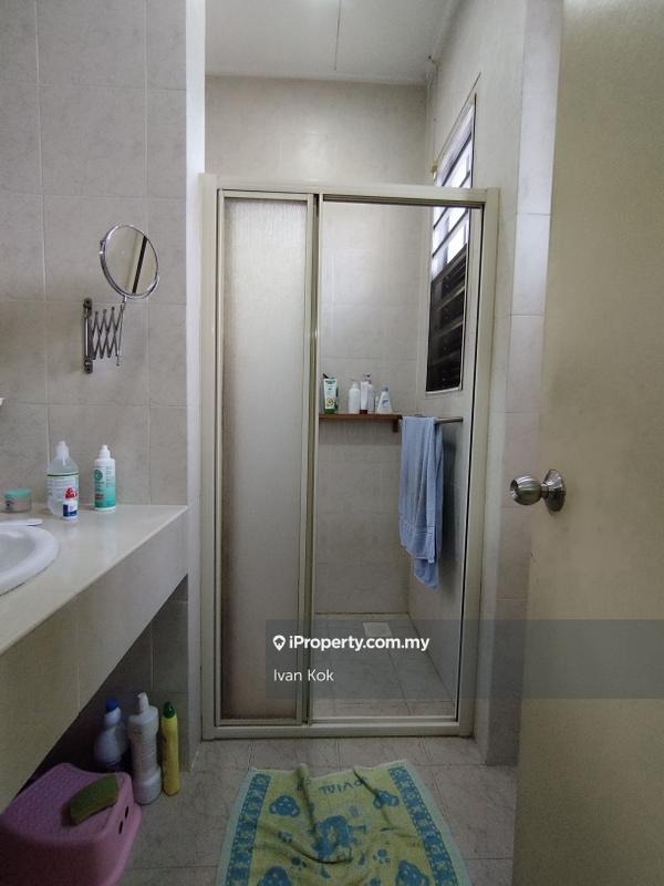 Rumah Berangkai 2 Tingkat untuk Dijual di Bukit Jelutong, Shah Alam oleh Ivan Kok - iProperty.com.my