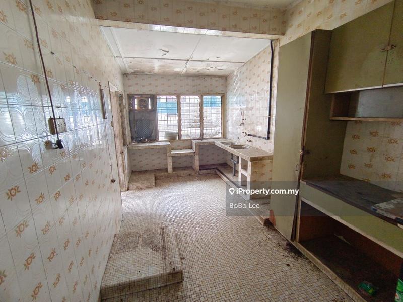 Rumah Berangkai 2 Tingkat untuk Dijual di Taman Overseas Union (Taman Oug), Jalan Klang Lama (Old Klang Road) oleh BoBo Lee - iProperty.com.my