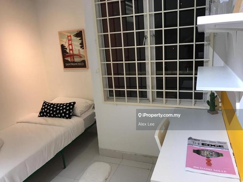 For Rent - Cyberia Crescent 1