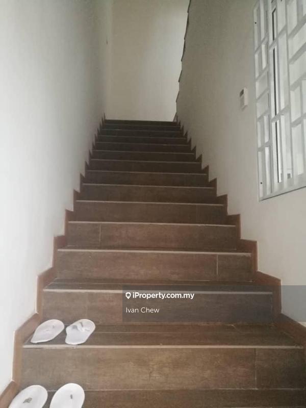 4.5-storey Terraced House for Sale in Taman Overseas Union (Taman Oug), Jalan Klang Lama (Old Klang Road) by Ivan Chew - iProperty.com.my