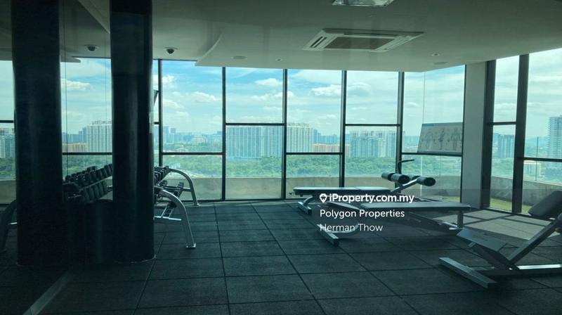 Sky Gym - overlooking kl city and swimming pool