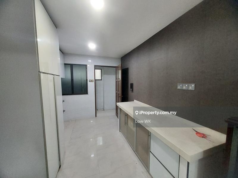 Rumah Teres untuk Dijual di Happy Garden, Kuchai Lama oleh Low WK - iProperty.com.my