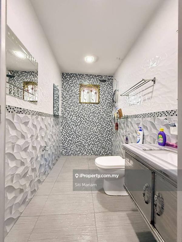 Rumah Teres 2-Tingkat untuk Dijual di Taman Lestari Putra, Seri Kembangan oleh Siti Mariam - iProperty.com.my