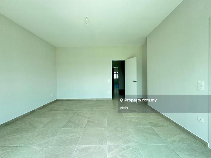 Rumah Berangkai 2 Tingkat untuk Dijual di 22x75 Taman Molek Residence, Ayer Molek oleh Alvin - iProperty.com.my