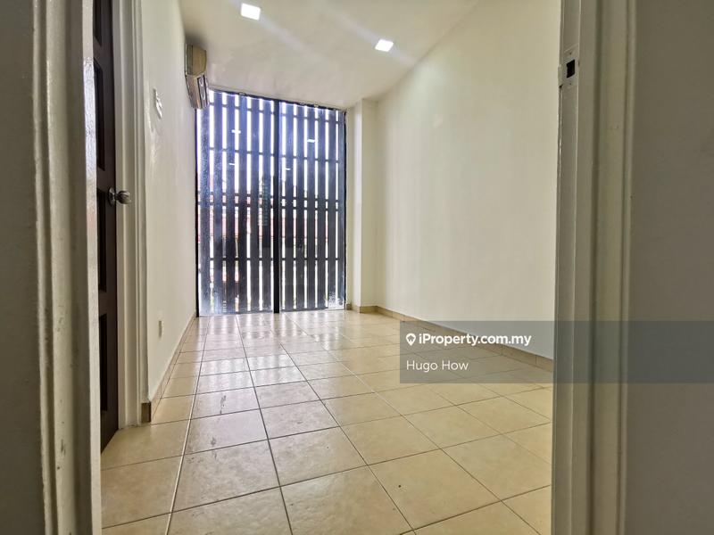 Semi-Detached House for Sale in Laman Residen Kipark Sri Utara, Batu Caves by Hugo How - iProperty.com.my