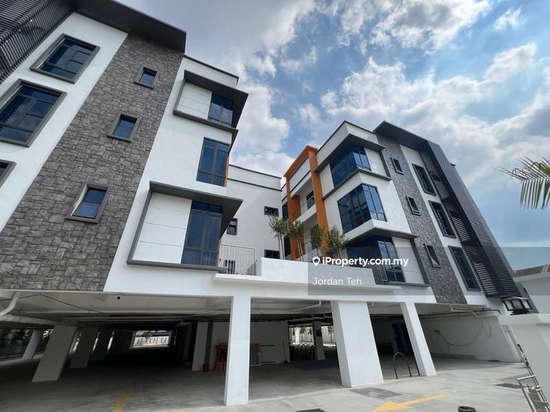 Rumah Bandar untuk Dijual di Ara Simfoni Petaling Jaya, Kayu Ara oleh Jordan Teh - iProperty.com.my