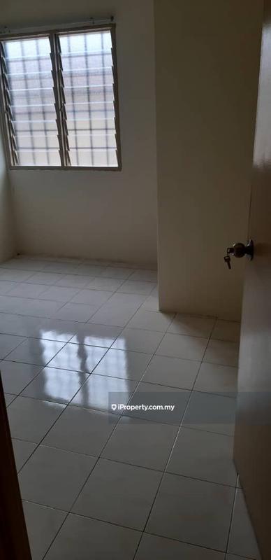 2-storey Terraced House for Sale in Taman Pinggiran Putra by Sutina - iProperty.com.my