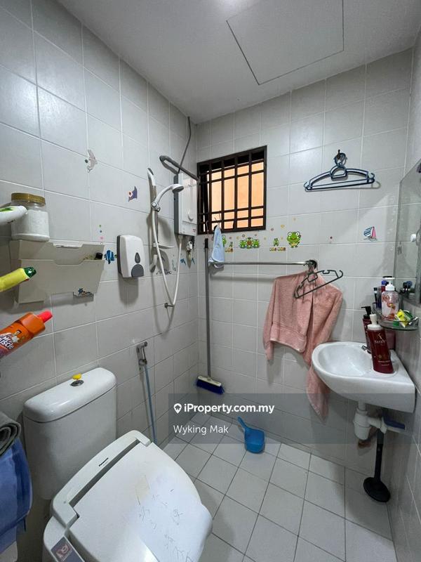 Service Residence for Sale in Diamond Residences by Wyking Mak - iProperty.com.my