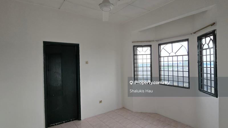 Apartment for Sale in Pelangi Court by Shalukis Hau - iProperty.com.my