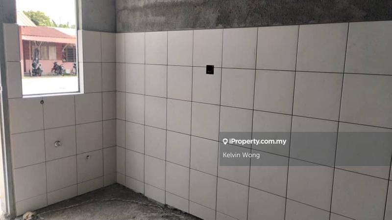 Rumah Berangkai 1.5 Tingkat untuk Dijual di Jalan Helang,Jalan Kebun, Telok Panglima Garang, Shah Alam oleh Kelvin Wong - iProperty.com.my