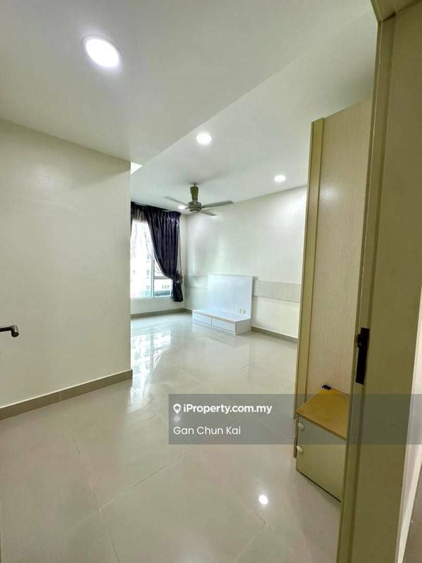 Condominium for Rent in Tropicana Bay Residences by Gan Chun Kai - Living Room - iProperty.com.my